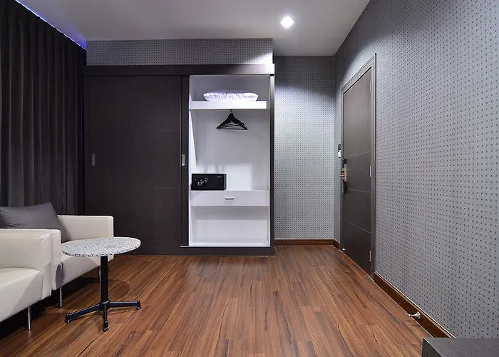 The 93 Hotel